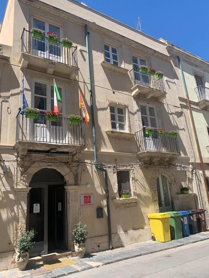 Nuova Mastrarua Rooms Syracuse Luaran gambar