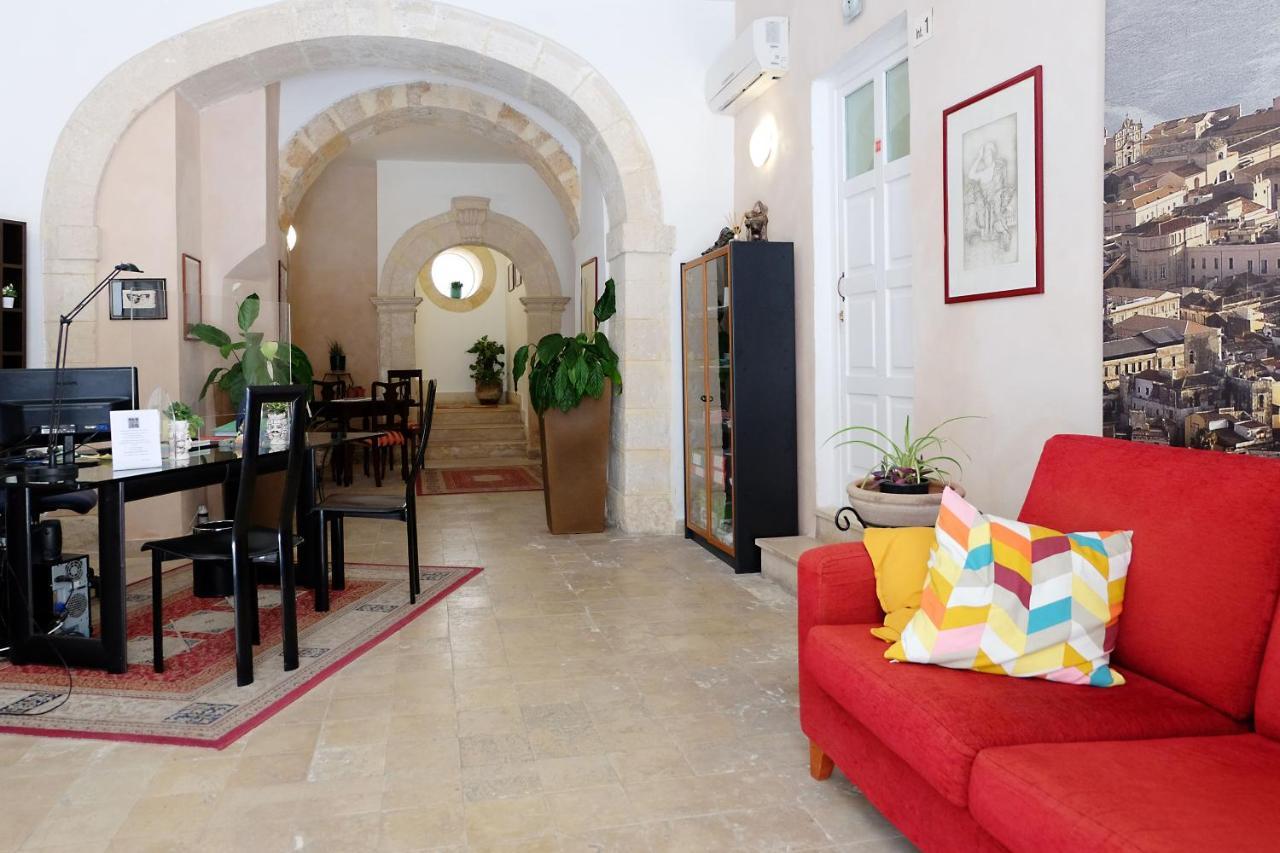 Nuova Mastrarua Rooms Syracuse Luaran gambar
